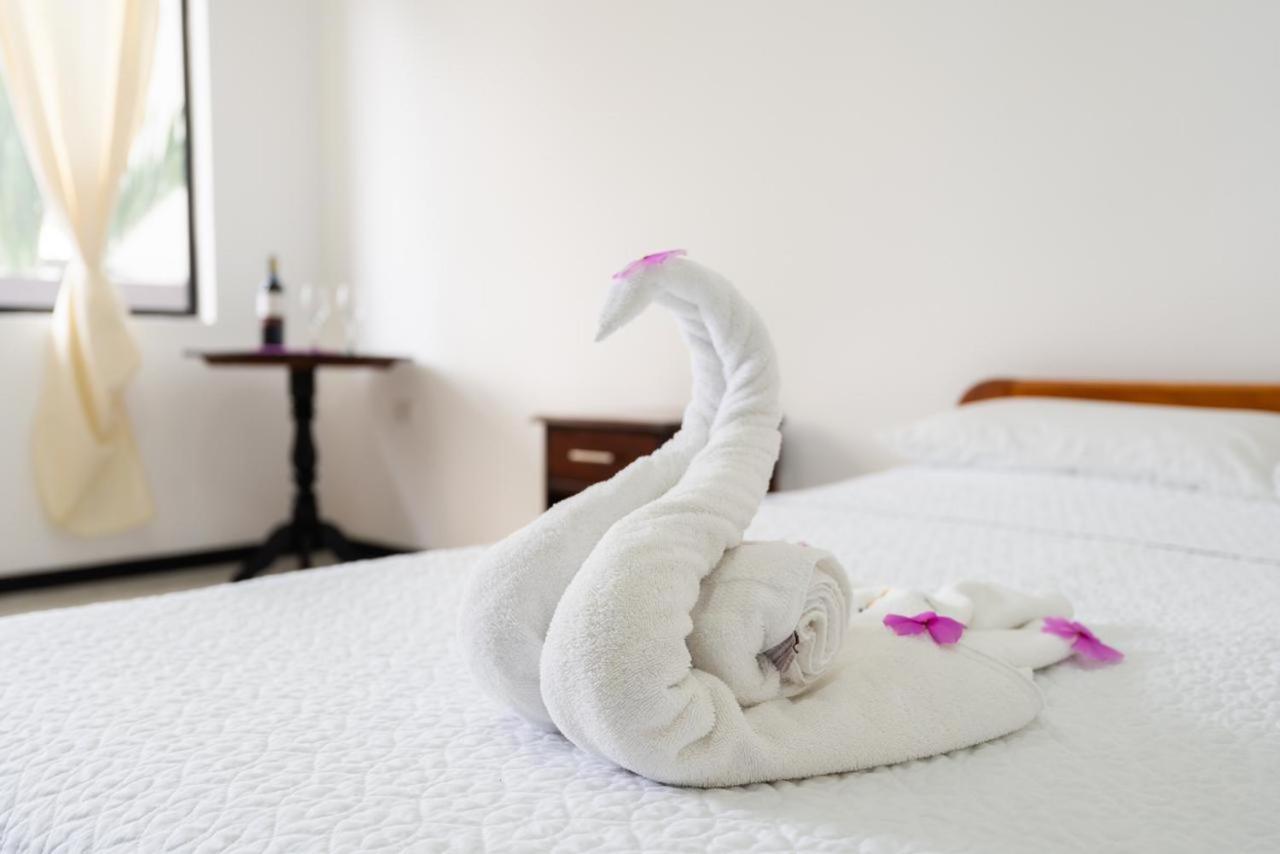 Hotel Pelican Bay ปูแอร์โตอาโยรา ภายนอก รูปภาพ
