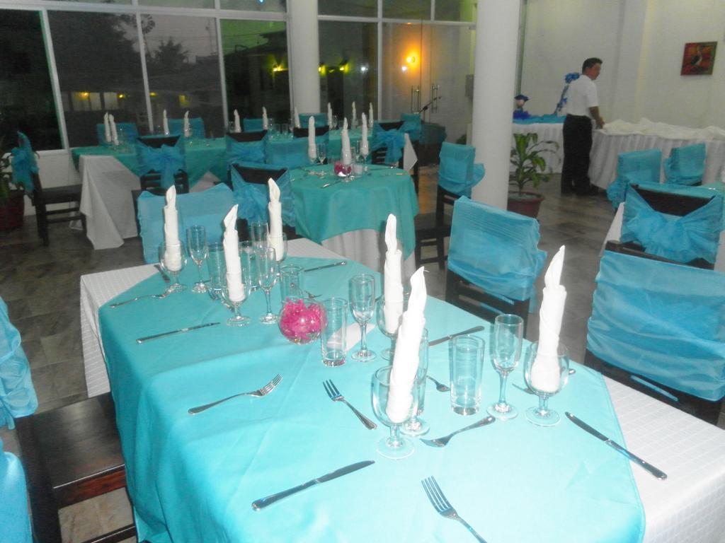 Hotel Pelican Bay ปูแอร์โตอาโยรา ภายนอก รูปภาพ